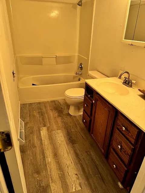 2 bed, 1000 sqft, $1,100 — Photo 3