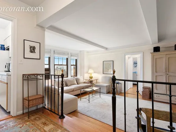 299 West 12th Street image 1 of 4