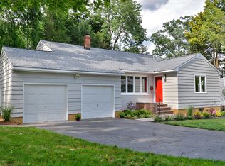 89 Buckingham Rd, Montclair, NJ 07043