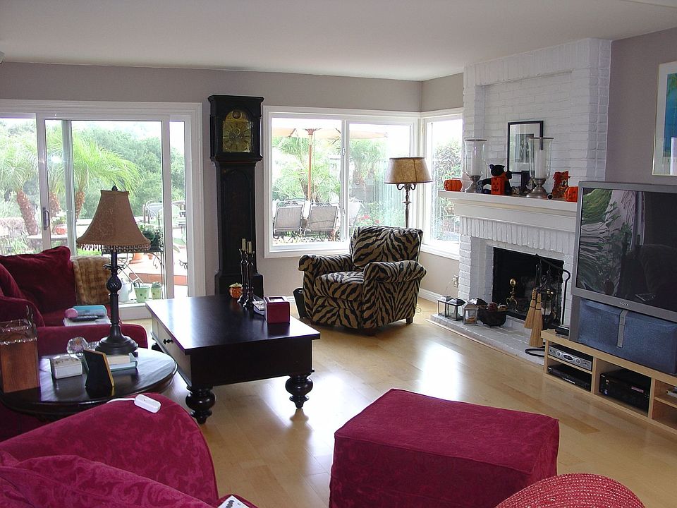 Large and Bright "Great Room"
