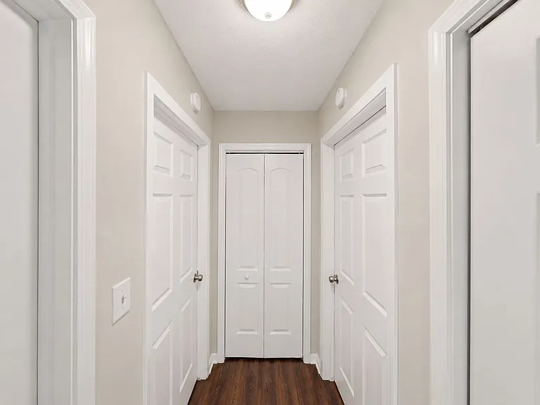 921 E Poinsettia Ave — Photo 5