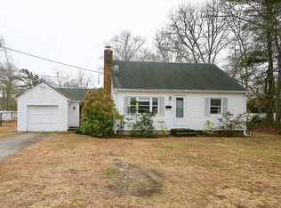 3 English St, East Falmouth, MA 02536
