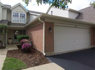 1699 Pearl Ct, Crystal Lake, IL 60014
