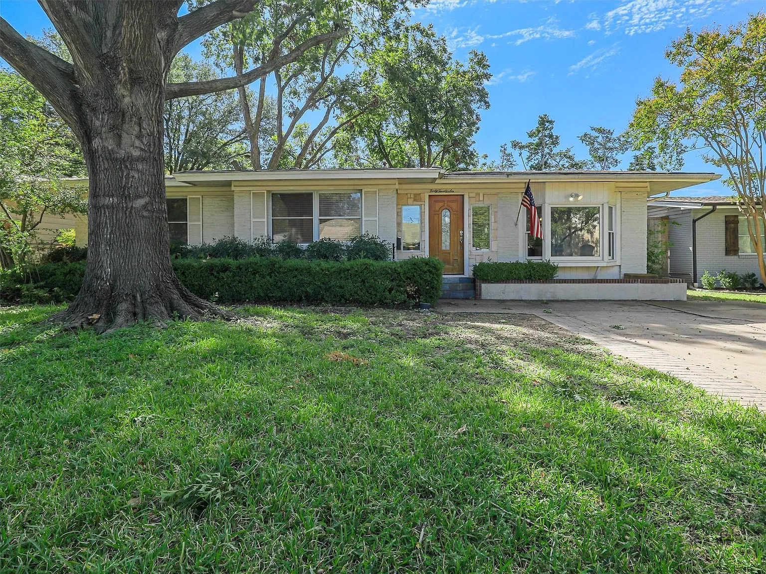 3 bed, 1600 sqft, $3,100 — Photo 1