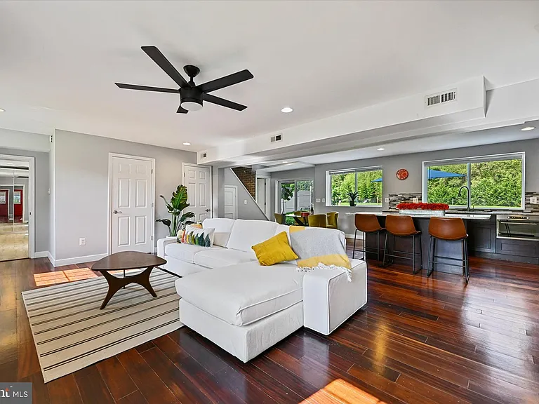 10533 Stevenson Rd — Photo 21