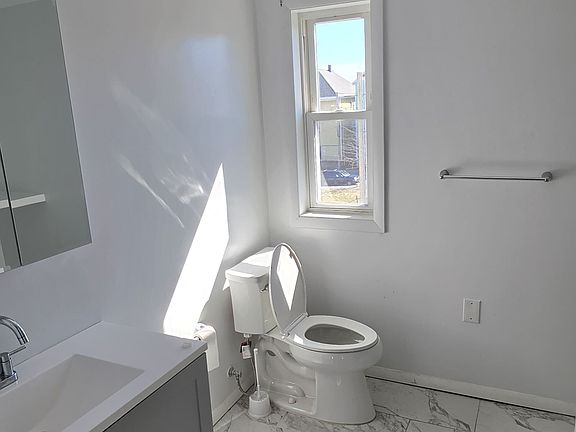 4th image of 18 Bullard St #3