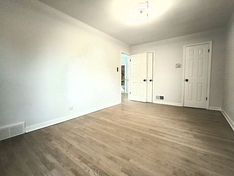 9637 S Wood St #1 — Photo 14
