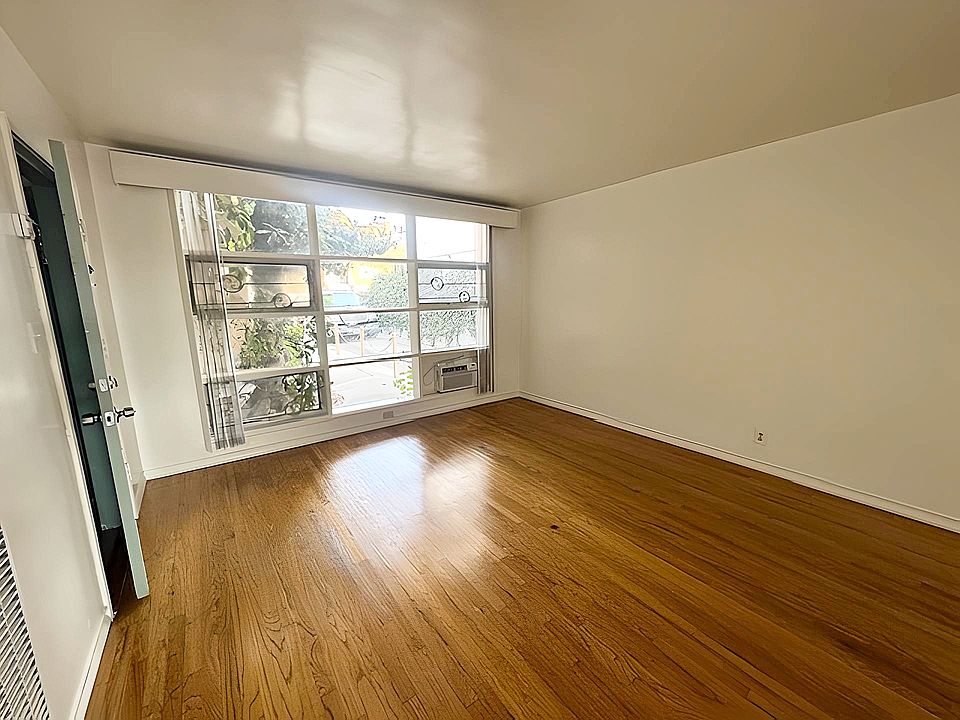 1st image of 215 N Kenmore Ave APT A
