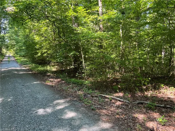 4901 Montford Rd #37, Pfafftown, NC 27040