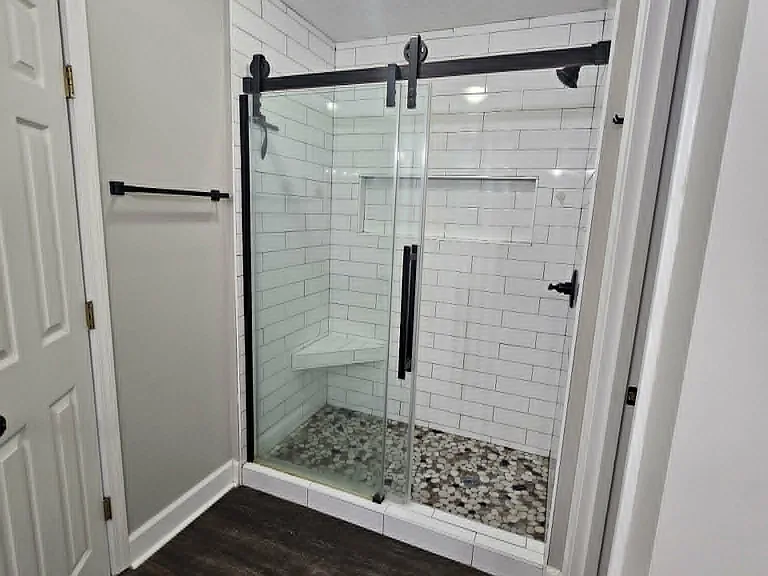 301 Lakeside Dr — Photo 15