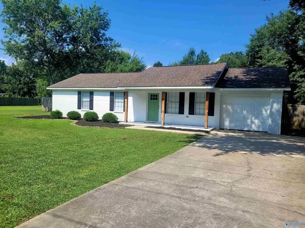 302 Skidmore Rd, Decatur, AL 35603