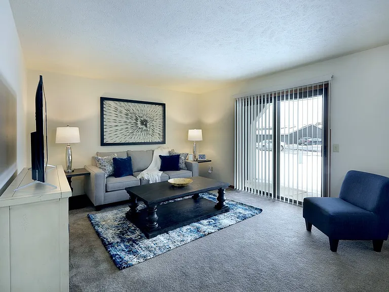 Oak Tree Apartments — Photo 3