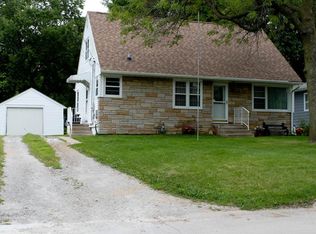 121 Lobdell Rd, Waterloo, IA 50701