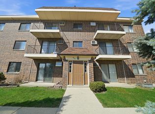 966 N Rohlwing Rd #Ga, Addison, IL 60101