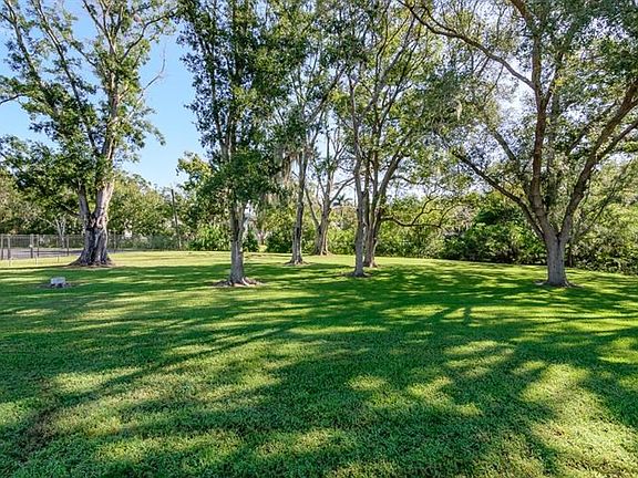4th image of 157 Glenn Moor Cir