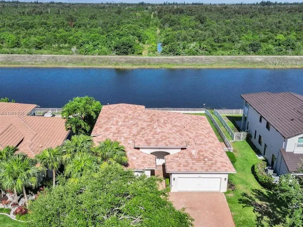 3360 SW 195th Ter, Hollywood, FL 33029