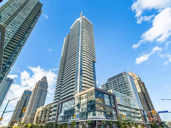 4065 Confederation Pkwy, Mississauga, ON