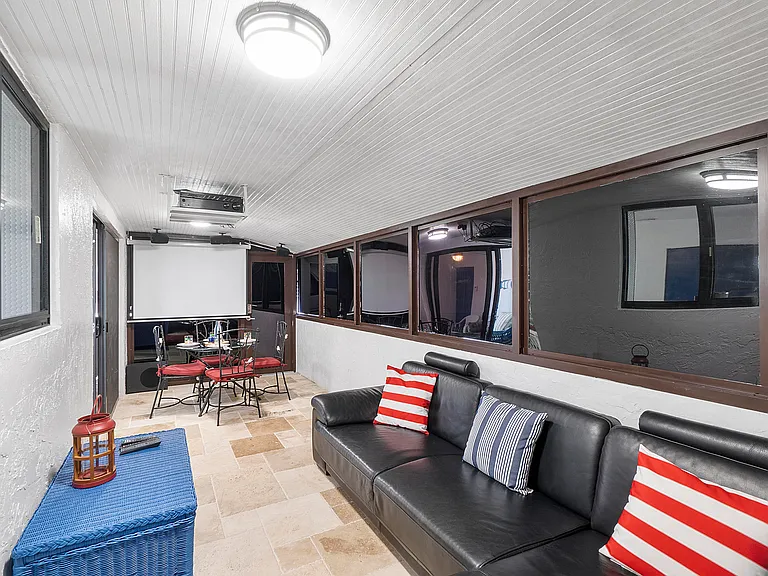 19 Garden Cove Dr — Photo 10