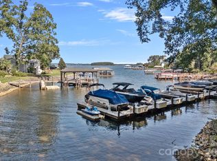 19002 Lakehouse Pointe Dr, Cornelius, NC 28031