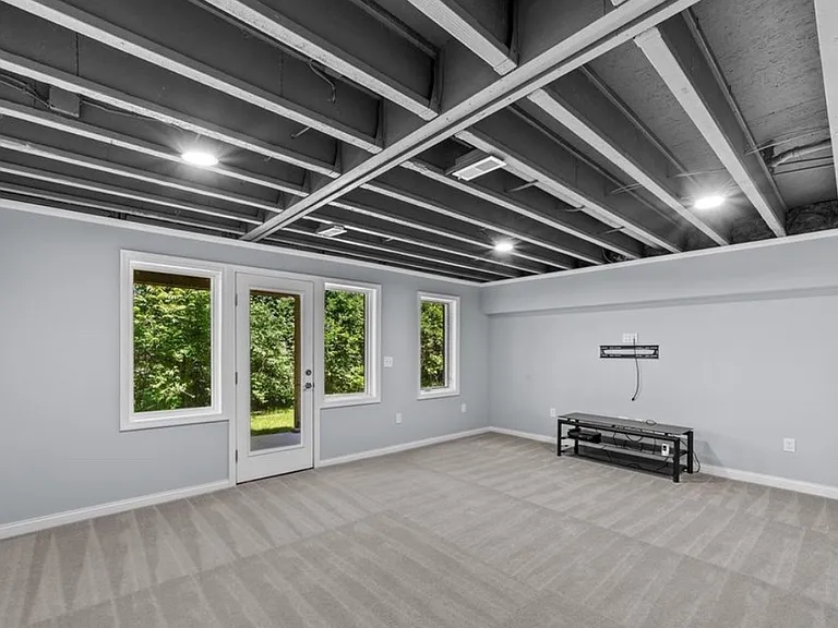 1357 Slate Ct — Photo 8
