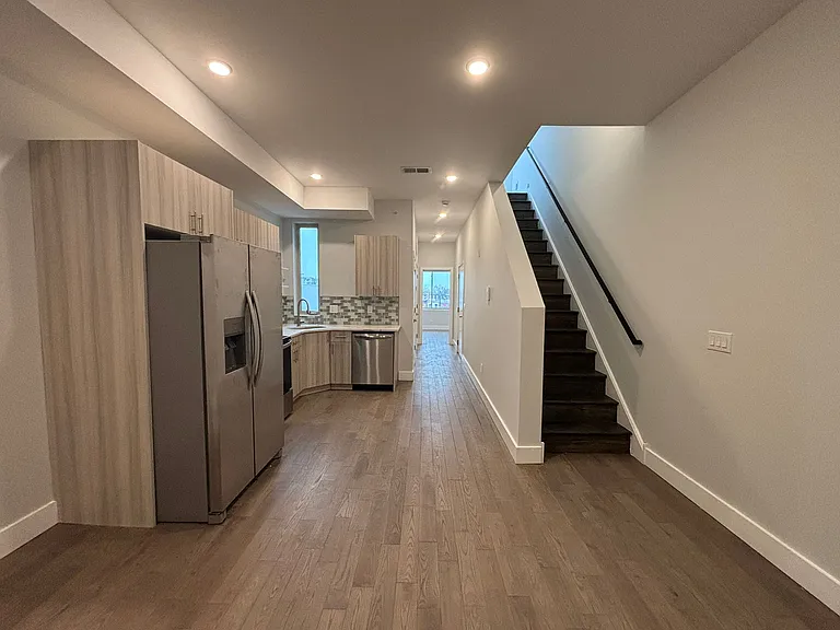 2443 N Marshall St #C3 — Photo 2