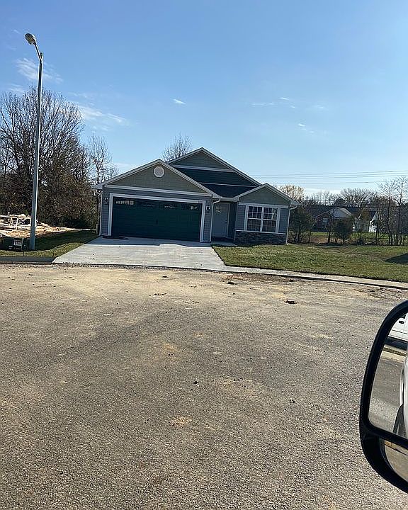 2nd image of 101 Lincoln Dr