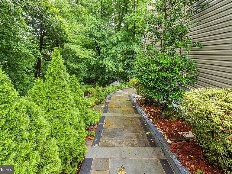 3434 Fort Lyon Dr — Photo 37