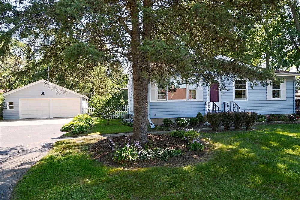 6N359 Oakwood Dr photo 1