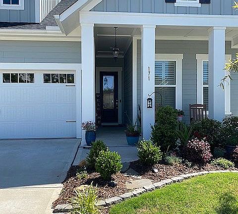 Front Entrance/Porch