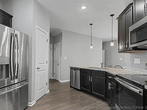 5th image of 143 Ledgebrook Ln