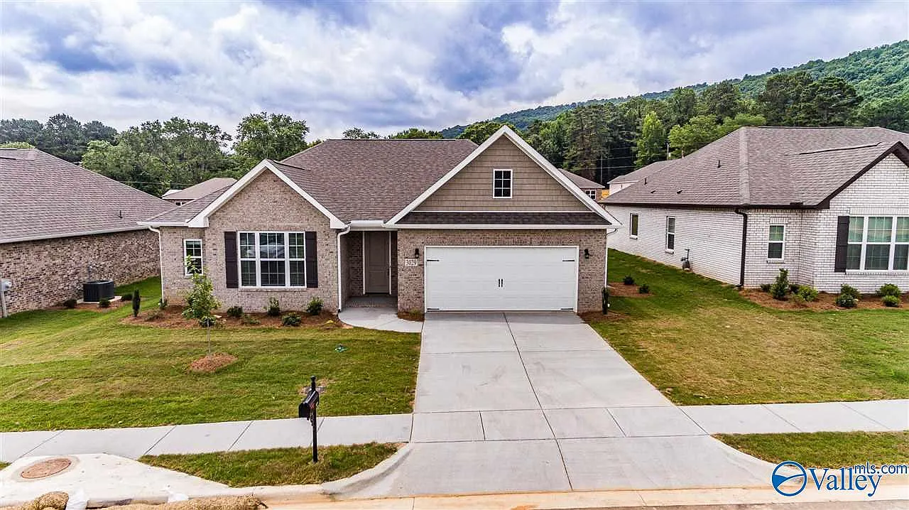 3 bed, 2.0 bath, 1895 sqft, $2,000 — Photo 3