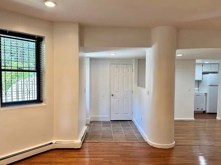 390 Riverway St #2 — Photo 4