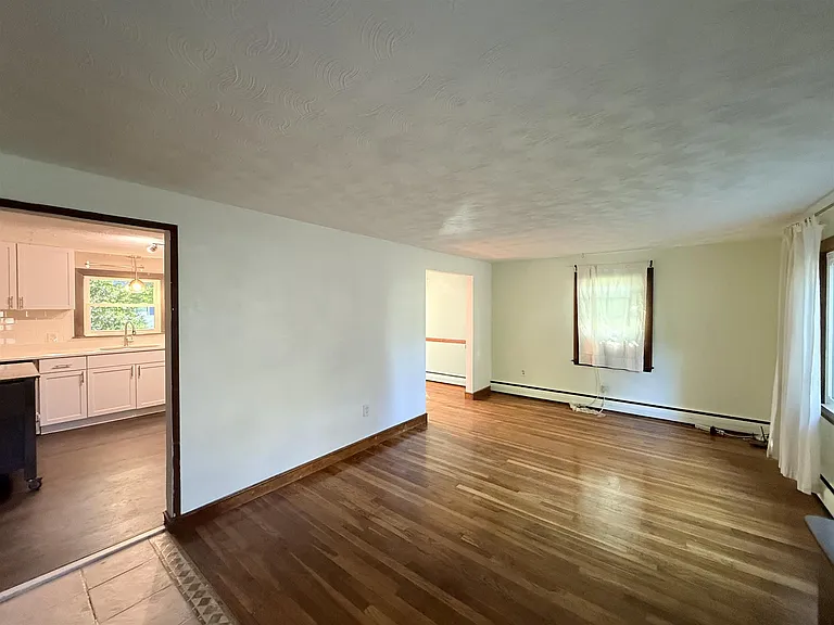 21 Jerome St — Photo 10