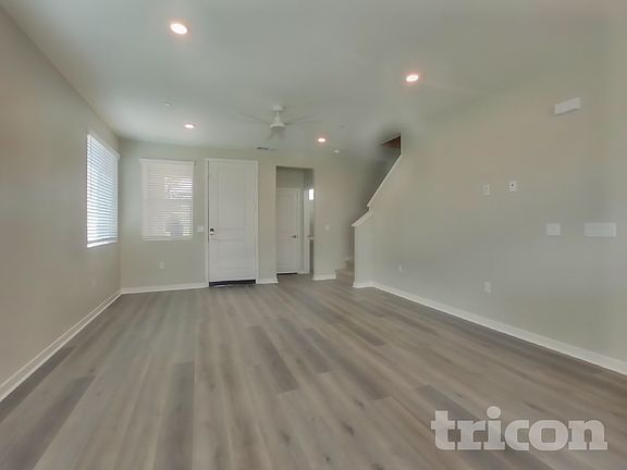 3rd image of 605 Citron St