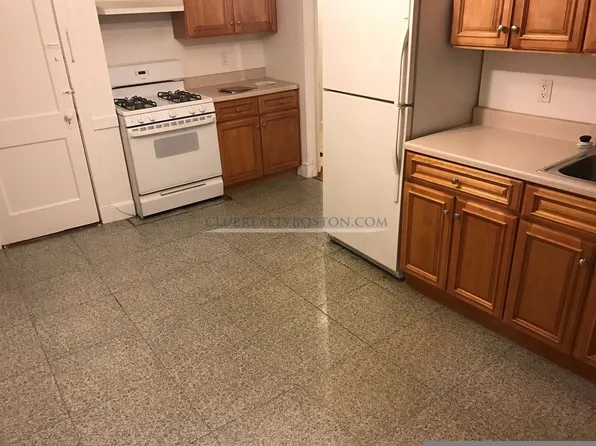 43 Brock St APT 3, Boston, MA 02135