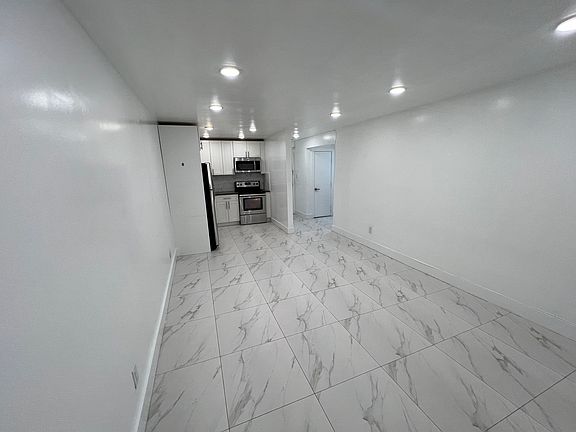 2nd image of 592 Bergen Ave #G
