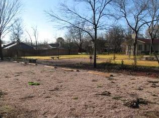 408 E Mitchell St, Calvert, TX 77837