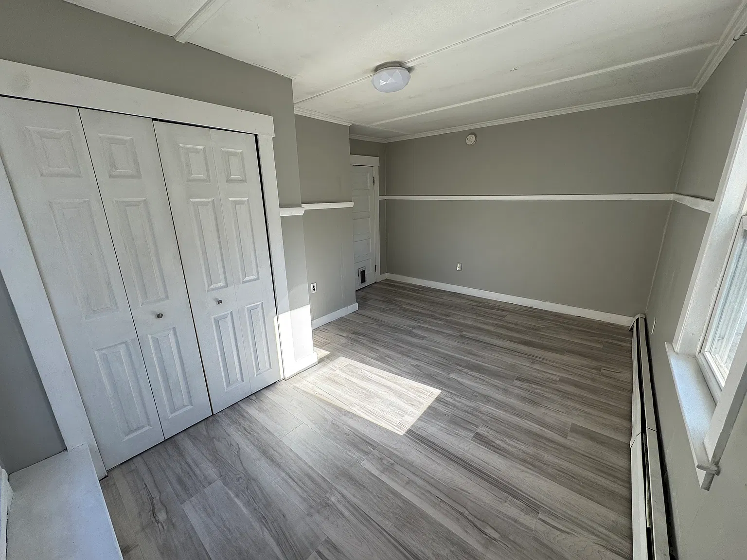 3 bed, 1000 sqft, $1,995 — Photo 4