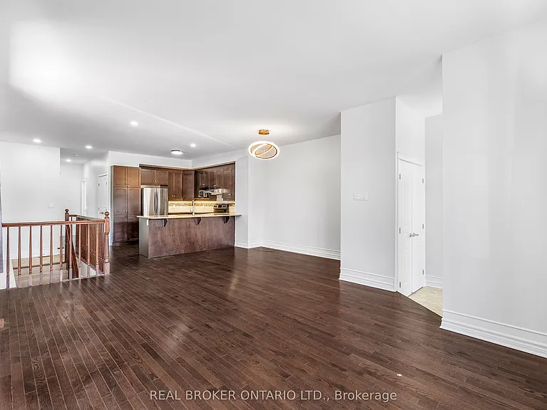 43 Claridge Dr — Photo 6