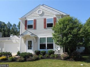 26680 Village Ln #24, Olmsted Falls, OH