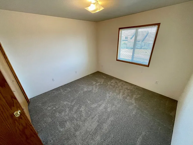 5631 N Hills Dr — Photo 24