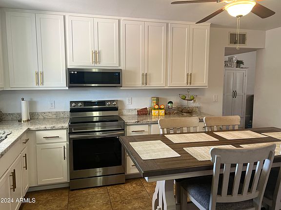 5th image of 443 E 10TH Avenue