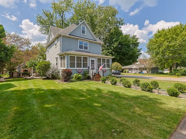 133 N State St, Genoa, IL 60135