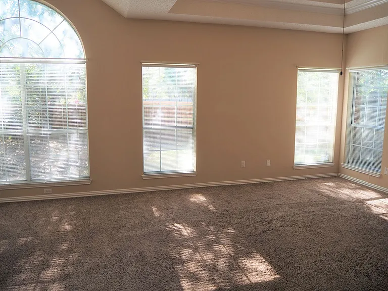 2105 Friar Ct — Photo 15