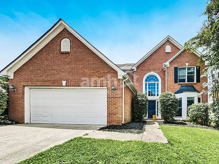 3374 Hunters Point Rd — Photo 1