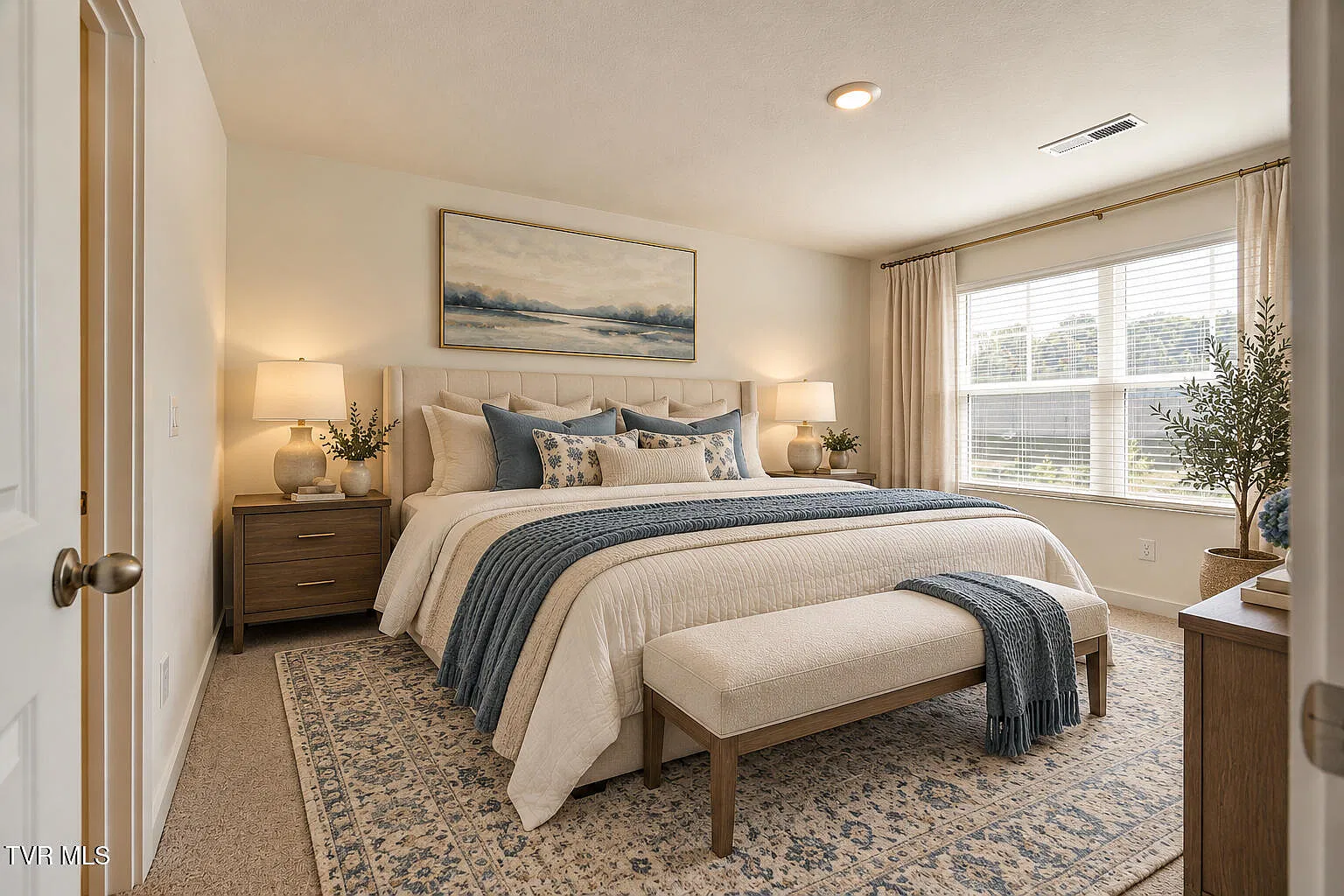 3 bed, 2.5 bath, 1381 sqft, $1,830 — Photo 3