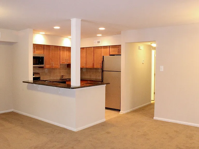 Newtown Place — Photo 33