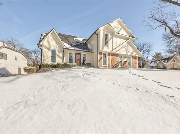 11323 Hemlock St, Overland Park, KS 66210