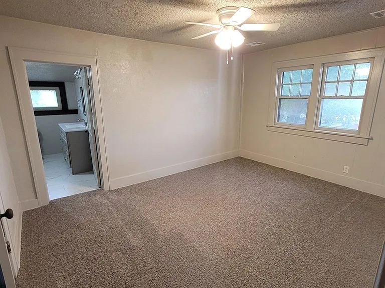 1301 W Oklahoma Ave — Photo 6