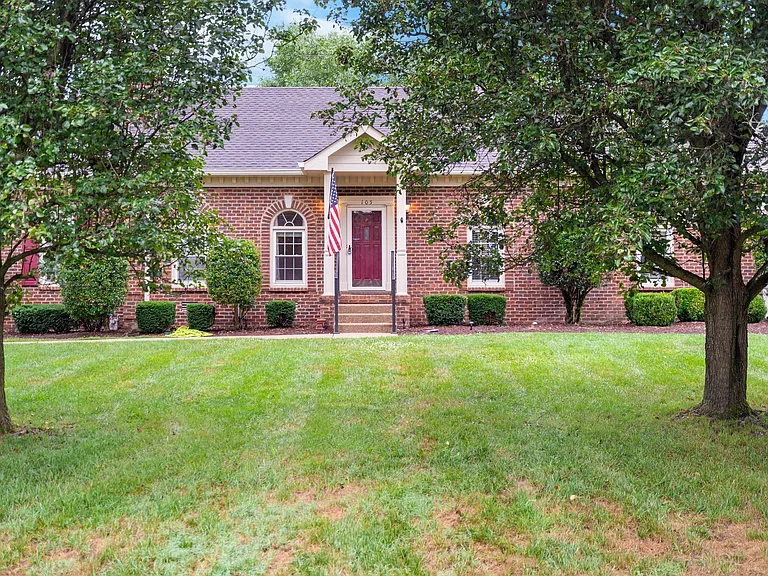 105 Walnut Ct — Photo 5